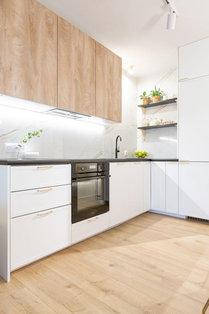 Jednolite wykończenie mieszkania - fronty meblowe w technologii MELAFOL