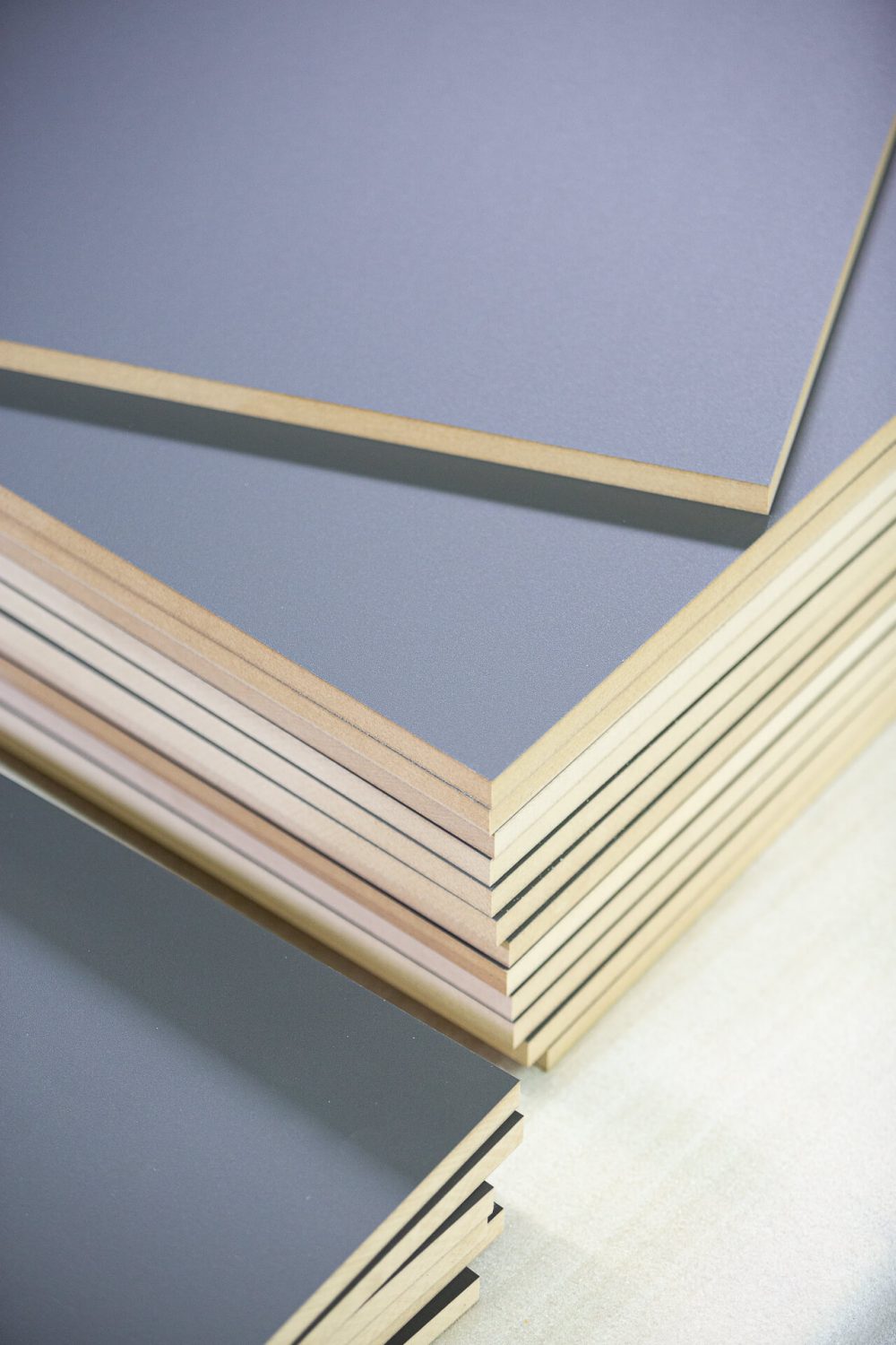 Fronty meblowe: matowe, z połyskiem, frezowane. Poznaj możliwości Melaco