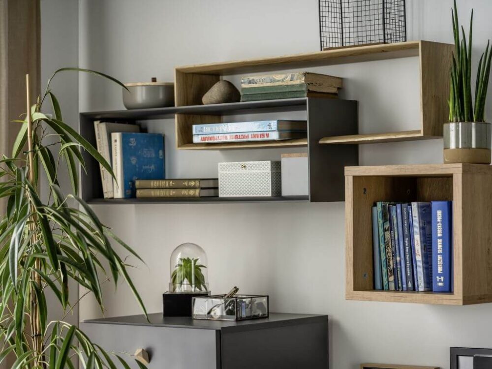 Opatentowana technologia Flick&Click™ - beznarzędziowy montaż mebli