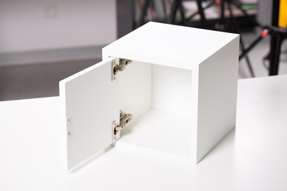 Przykład wykonania w systemie Flick&Click™: Moduły meblowe do łazienki