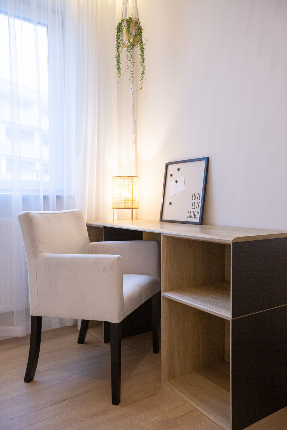 HOME OFFICE - modułowe meble dla nowoczesnych wnętrz