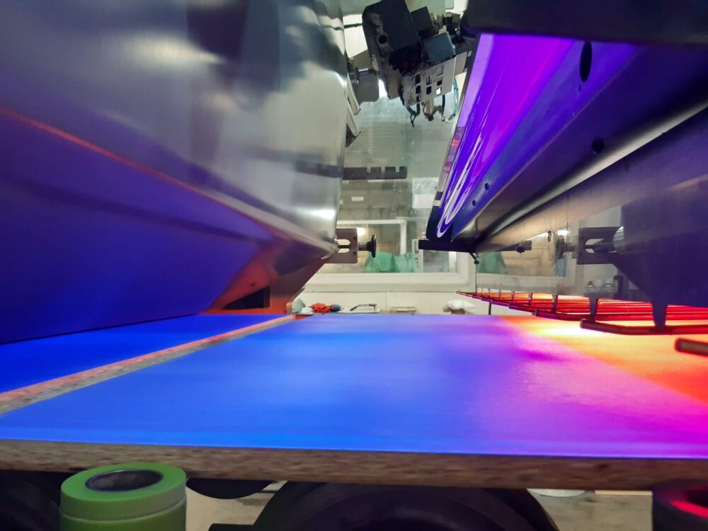 Płyty meblowe dekoracyjne. Poznaj możliwości elementów meblowych COMPLETE SKIN