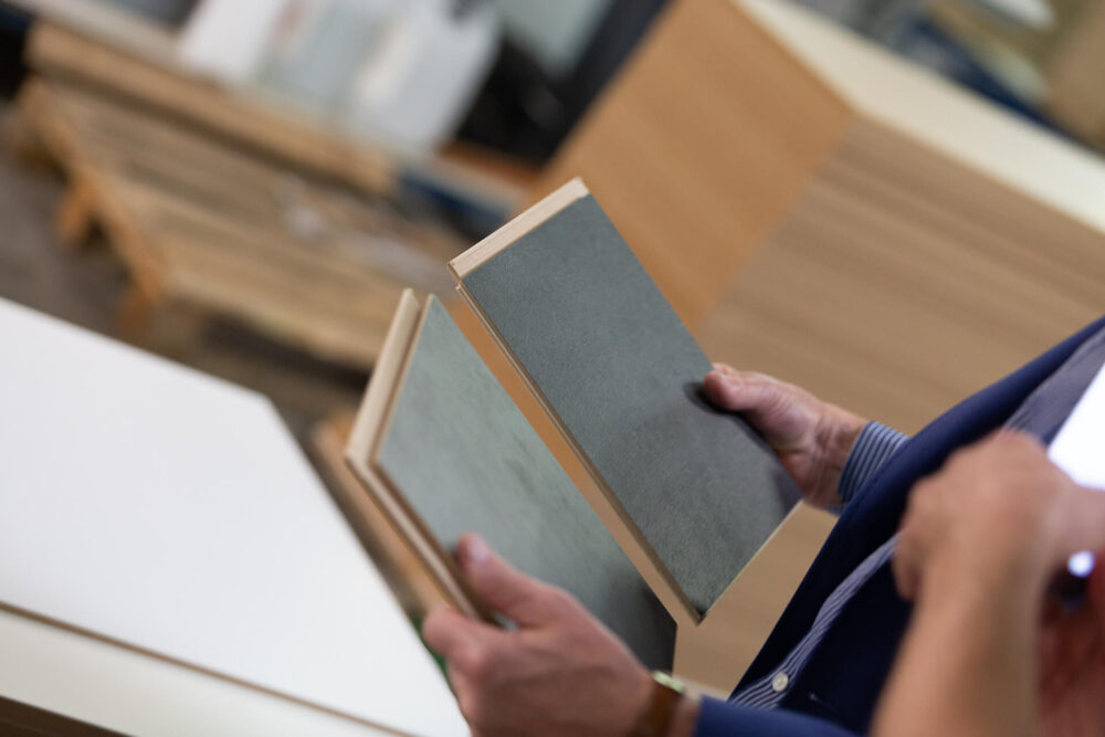 Twórz panele dekoracyjne na ścianę z Melaco. Poznaj nasze możliwości technologiczne