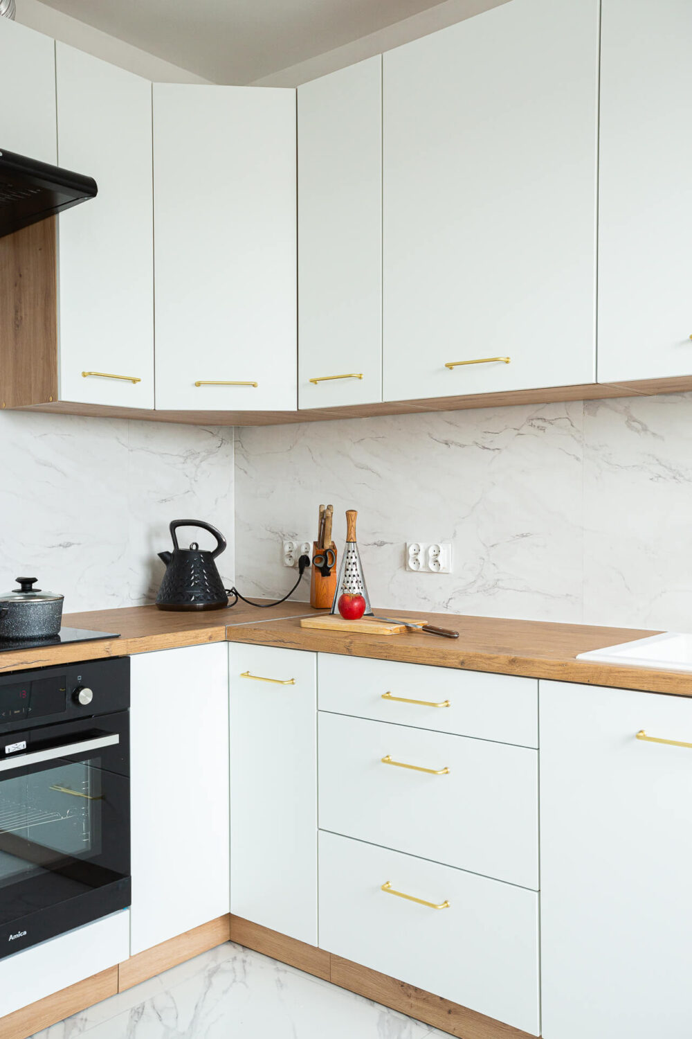 Meble systemowe i modułowe - korzyści dla producentów na przykładzie realizacji Melaco