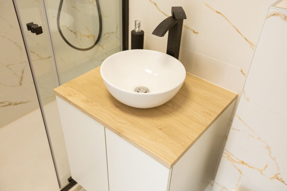 Melaco dla producentów. Blaty łazienkowe