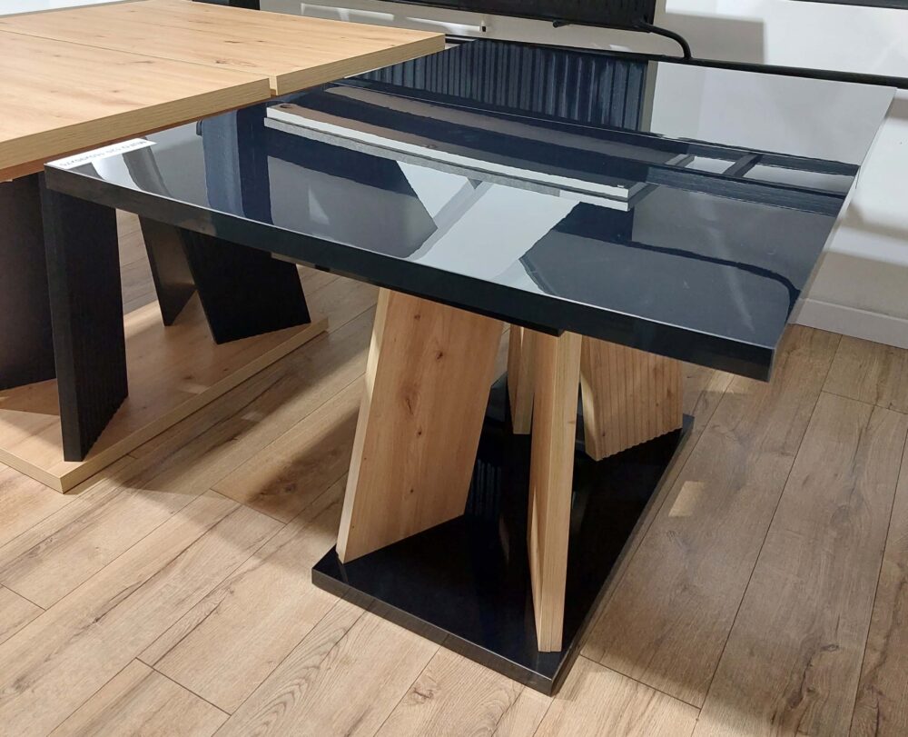 Stoły jadalniane i kawowe. Rozwiązania Melaco dla producentów