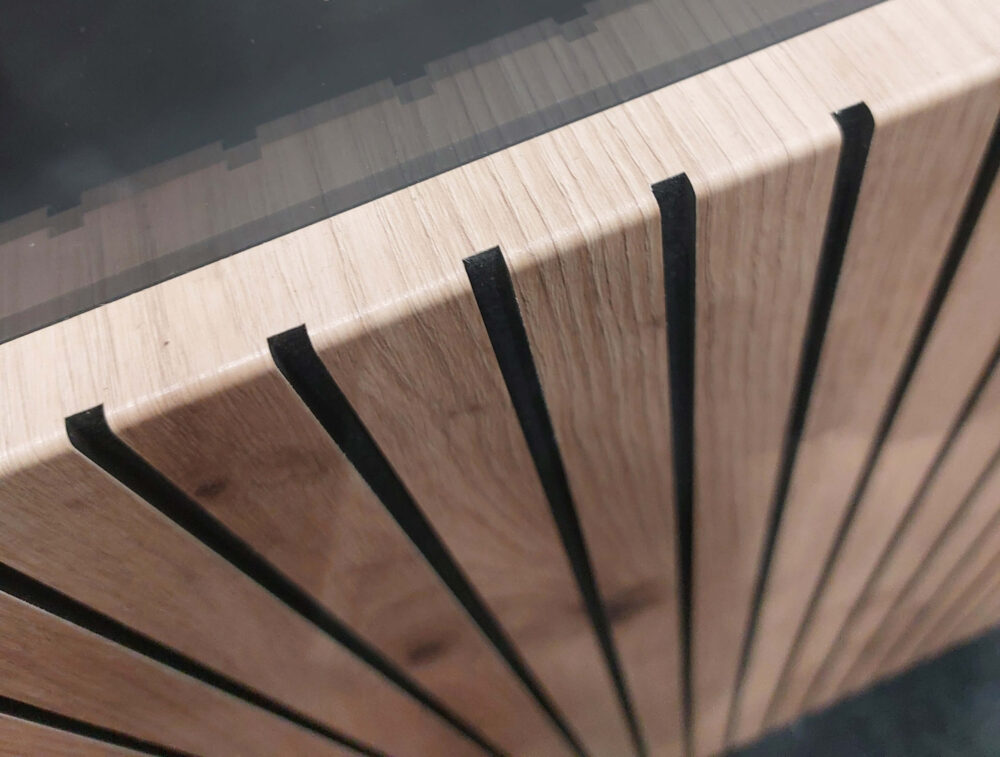 Produkty Melaco na targach Meble Polska 2024 Fronty lamelowe MELAFOL w okleinie DĄB ARTISAN