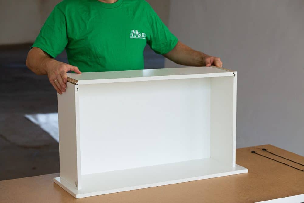 Meble gotowe w 5 minut – przyszłość rynku DIY i potencjał systemów takich jak Flick&Click™