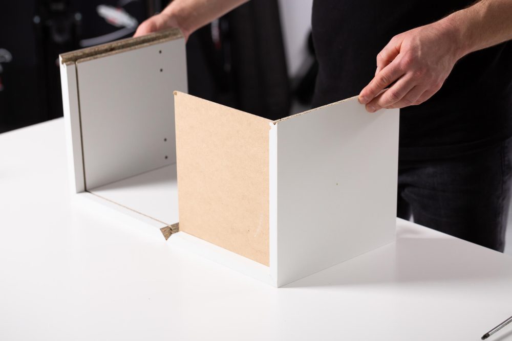 Meble gotowe w 5 minut – przyszłość rynku DIY i potencjał systemów takich jak Flick&Click™